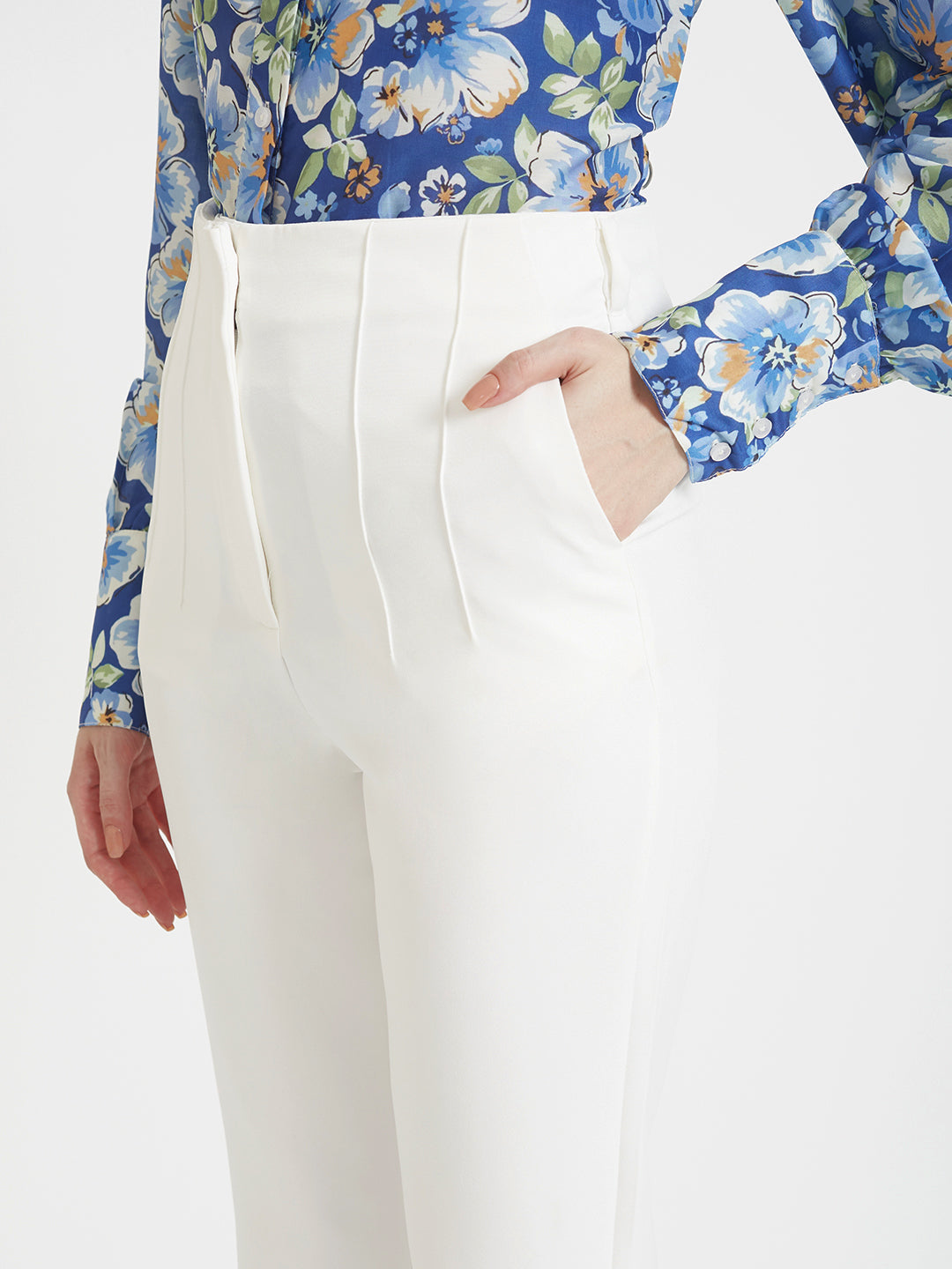 Women'S Luxury Banana Crepe Off White Skin Fit Multi Pleated Trouser