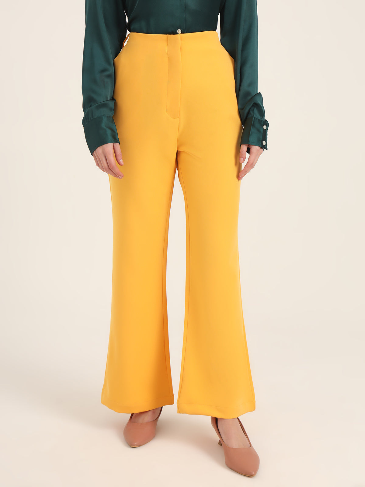 WOMEN'S LUXURY BANANA CREPE MANGO FLARED TROUSER WITH SLASH POCKET