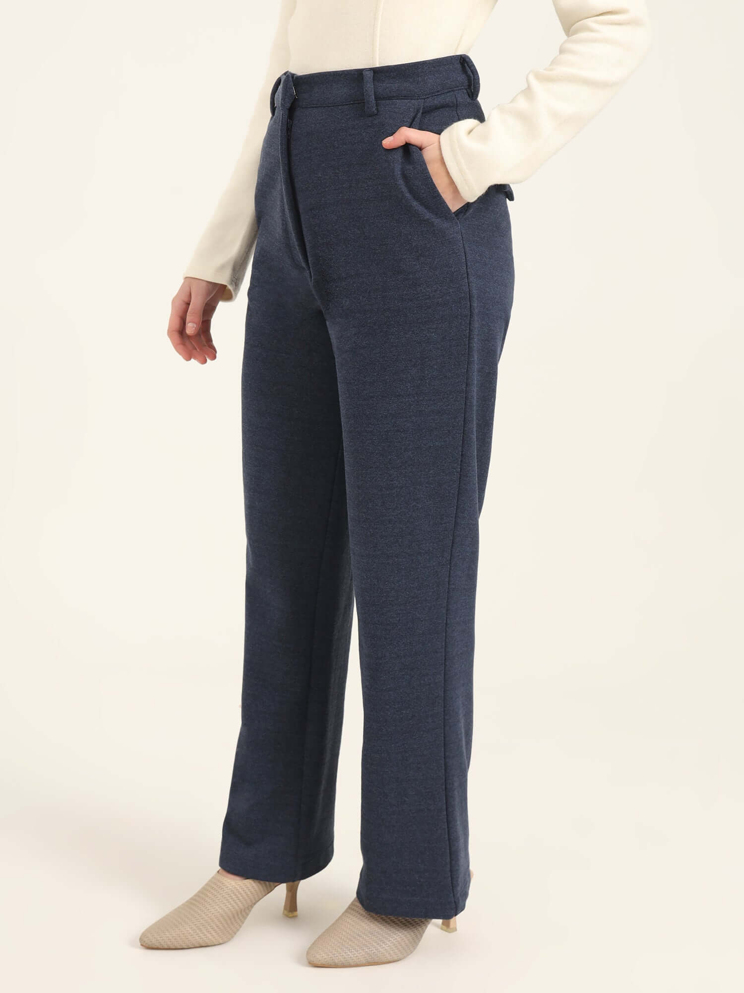 WOMEN'S PREMIUM INDIGO KNIT STRAIGHT FIT WITH FLAP POCKET TROUSER