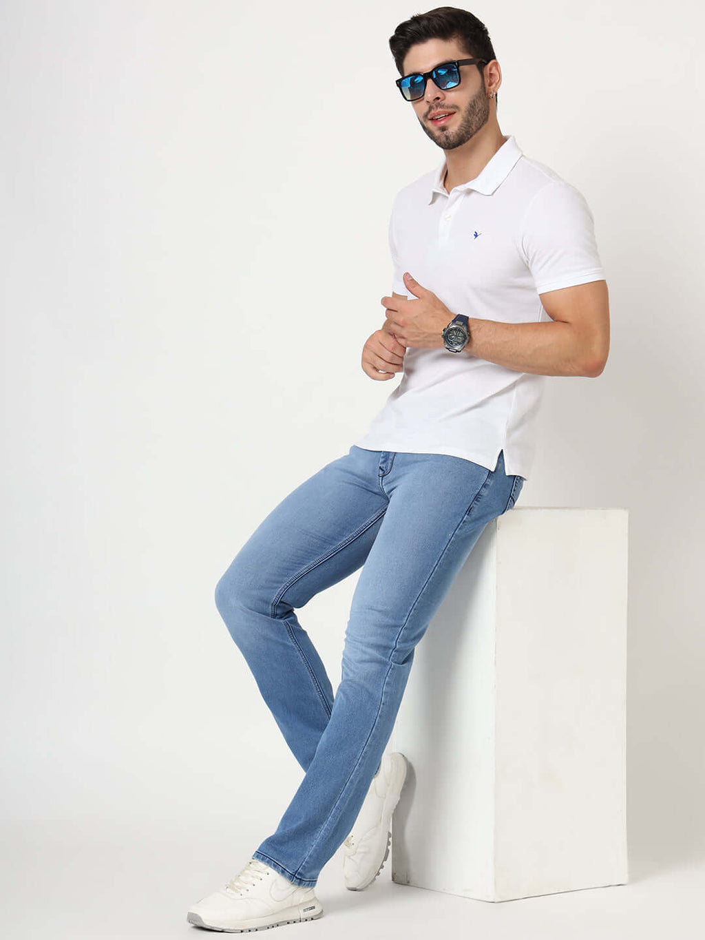 Premium Men'S Blue Mid Wash Relaxed Fit Jeans