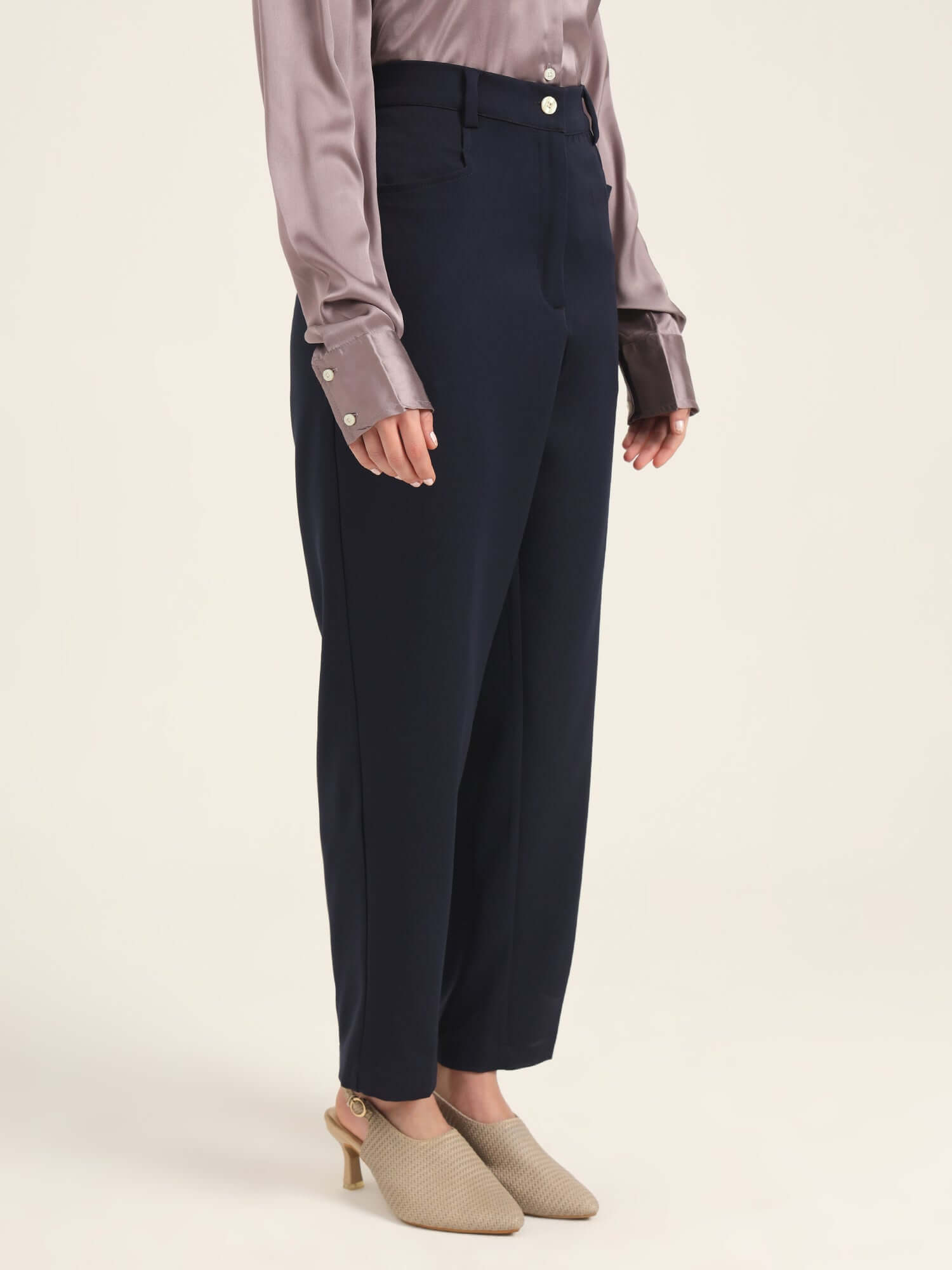 WOMEN'S LUXURY BANANA CREPE NAVY C PANT